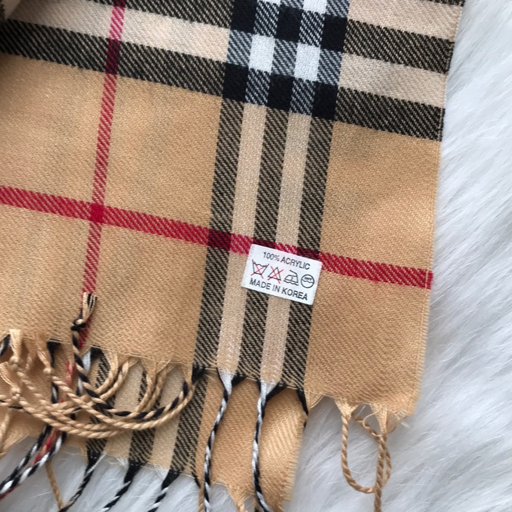Beautiful Scarf - Picture 2 of 2